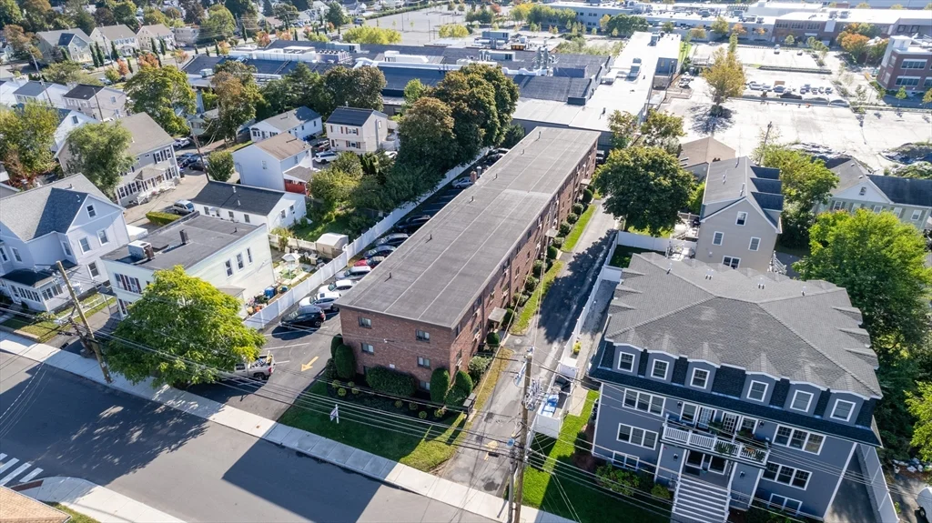146 Willow St, Waltham