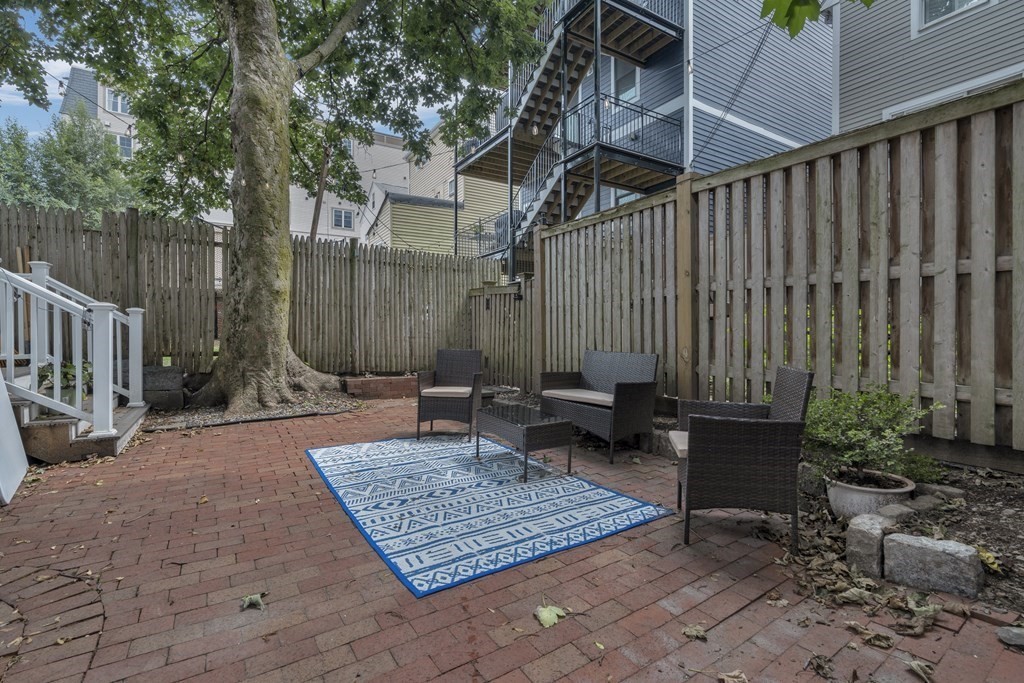 269 Bolton St, South Boston