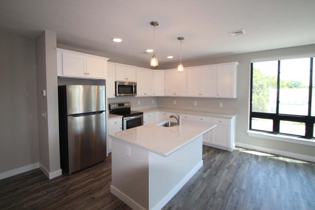 629 Washington St, Whitman