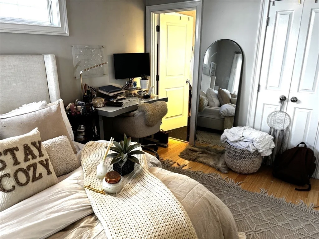 18 Knowlton St, South Boston