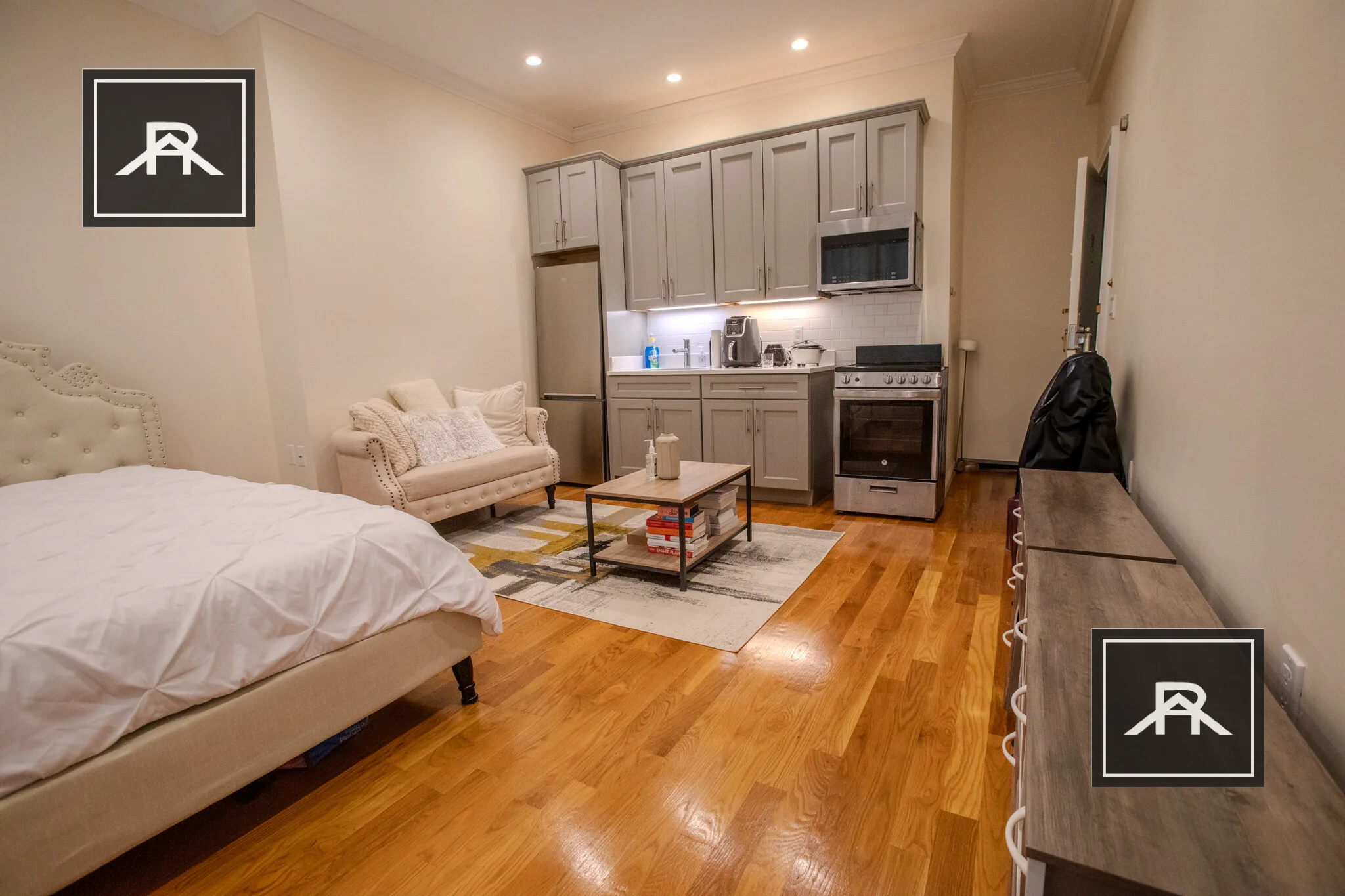 901 Beacon St, Fenway