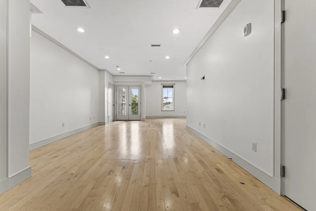 542 Dorchester Ave, South Boston