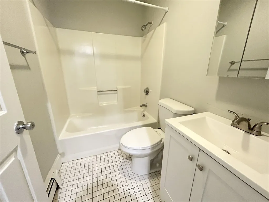 15 Ruggles St, Roxbury