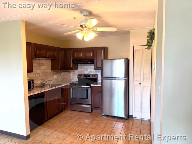 881 Broadway, Everett