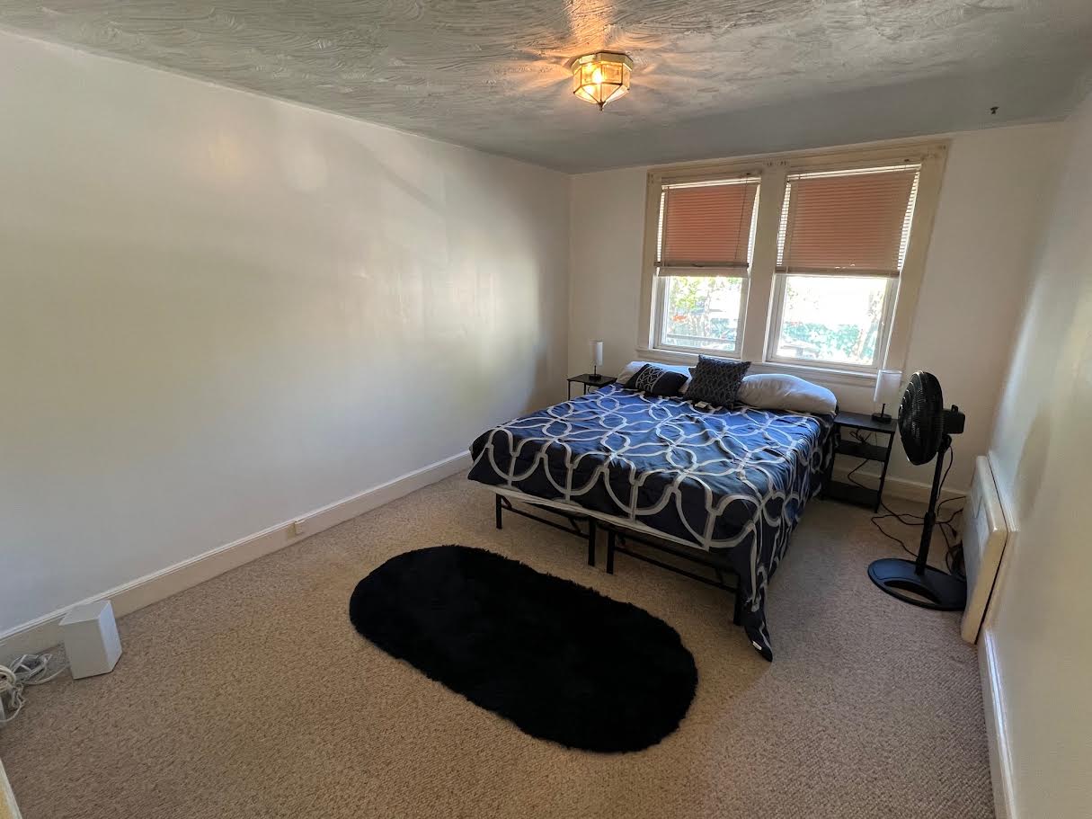 12 Bacon St, Banks Square