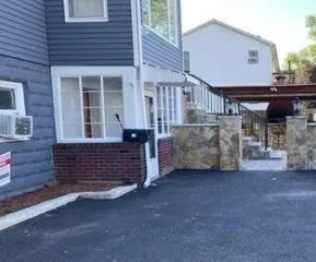 77 Bristow St, Saugus