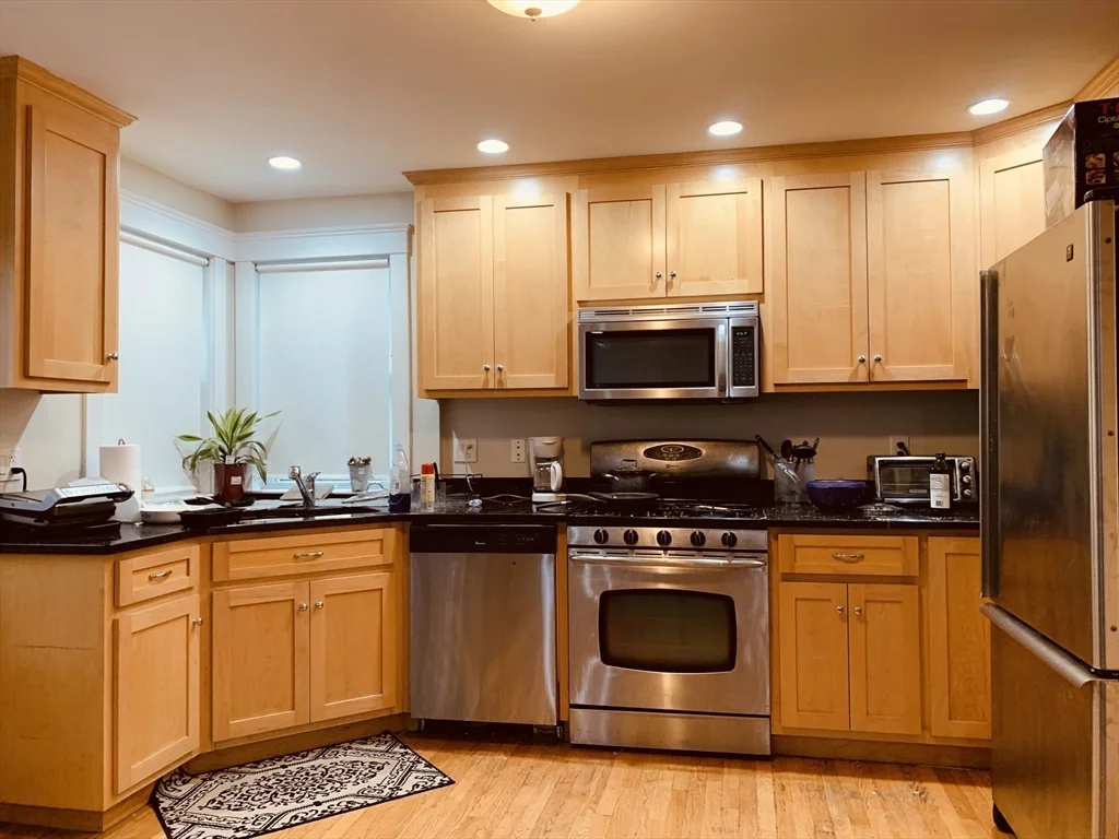 27 Iroquois, Mission Hill