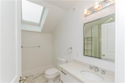 124 Columbia St, The Port