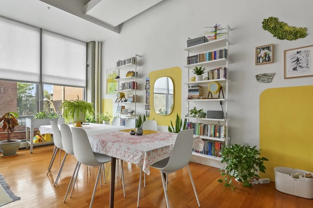 156 Porter St, East Boston