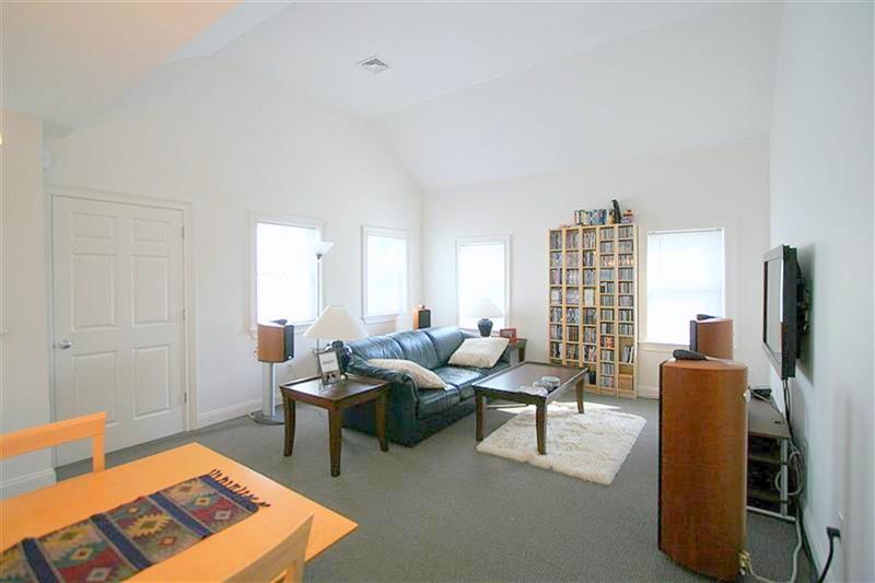 157 Auburn St, Cambridgeport