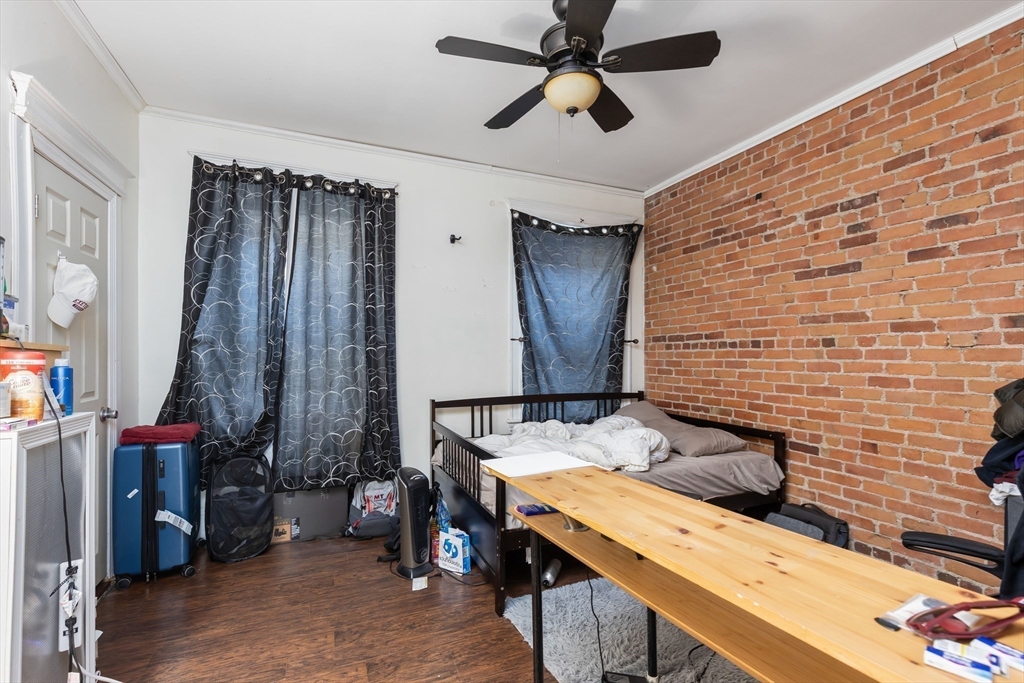 21 Royal St, Allston