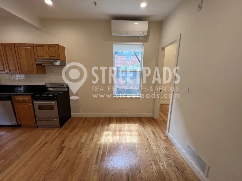379 Harvard St, Mid-Cambridge