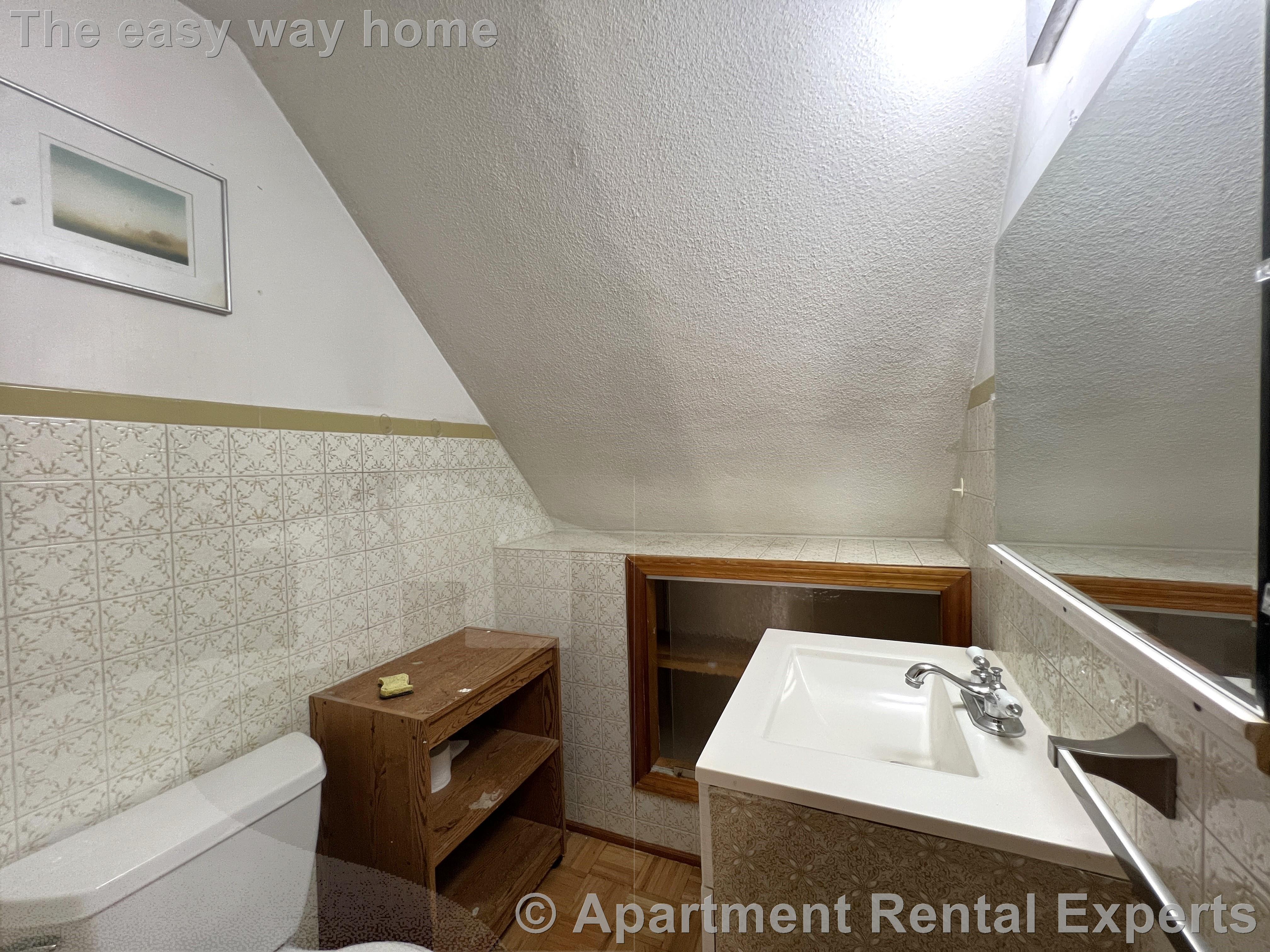 41 Hancock Ave, Tufts