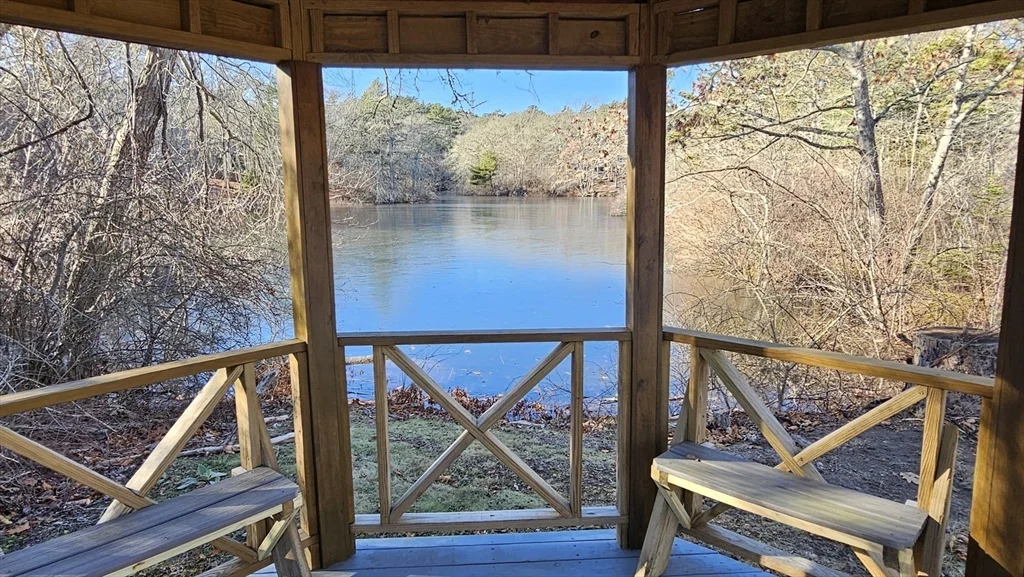 825 Scenic Hwy, Bourne