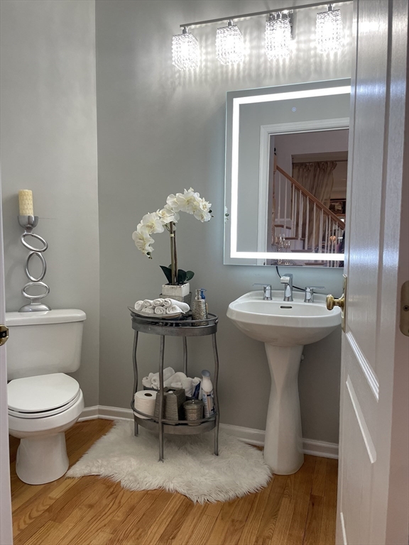 10 Sheryl Dr, Shrewsbury