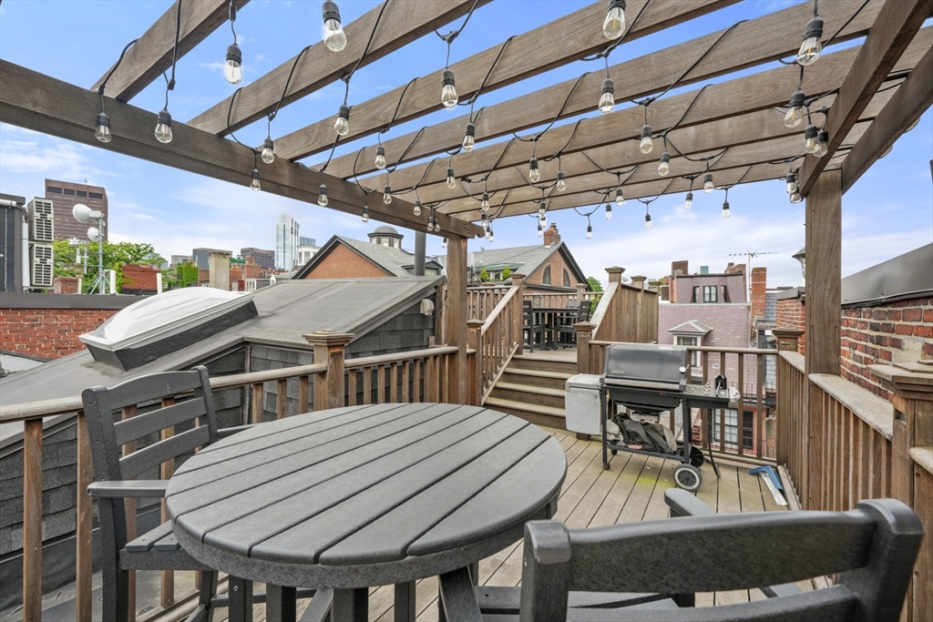 102 Myrtle St, Beacon Hill