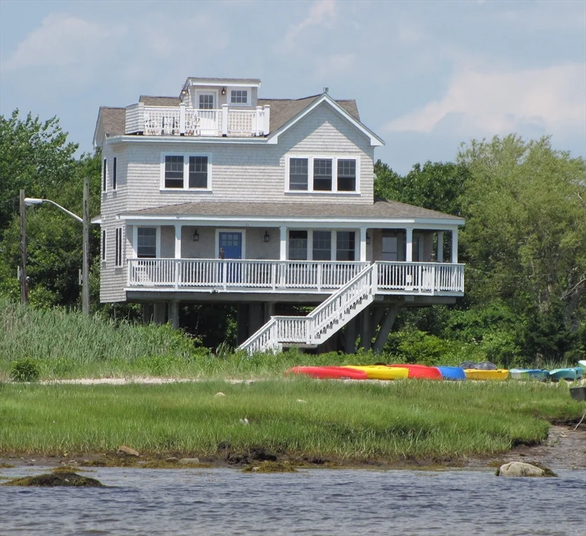 4 Creek St, Mattapoisett