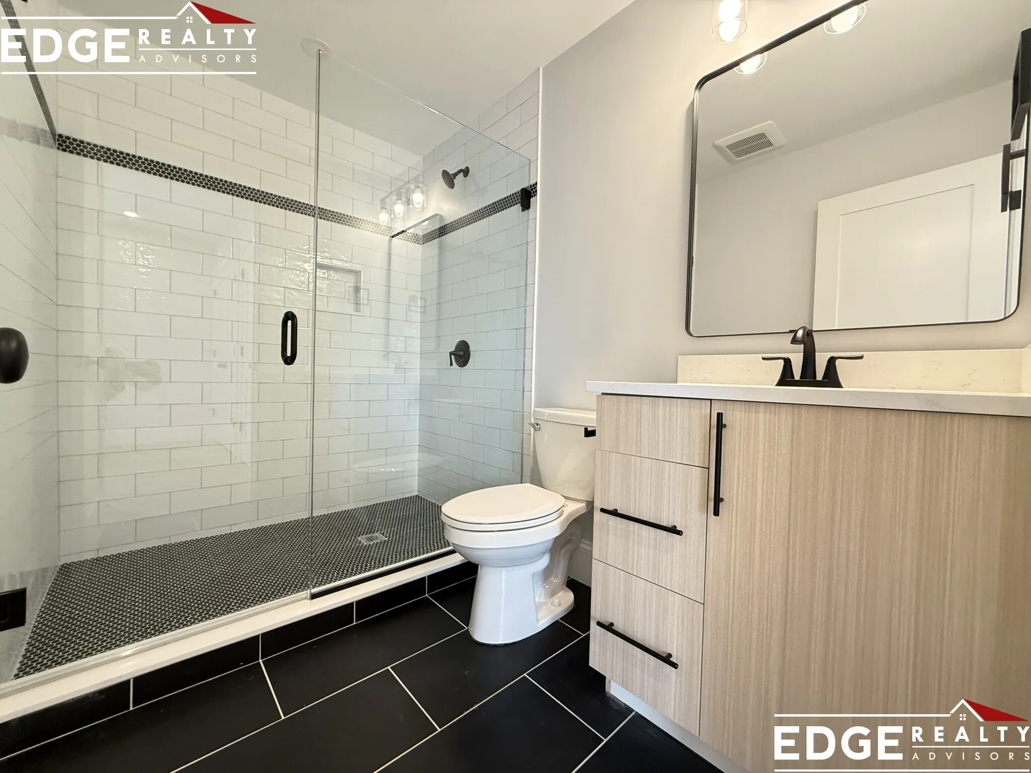 425 Market St, Oak Square