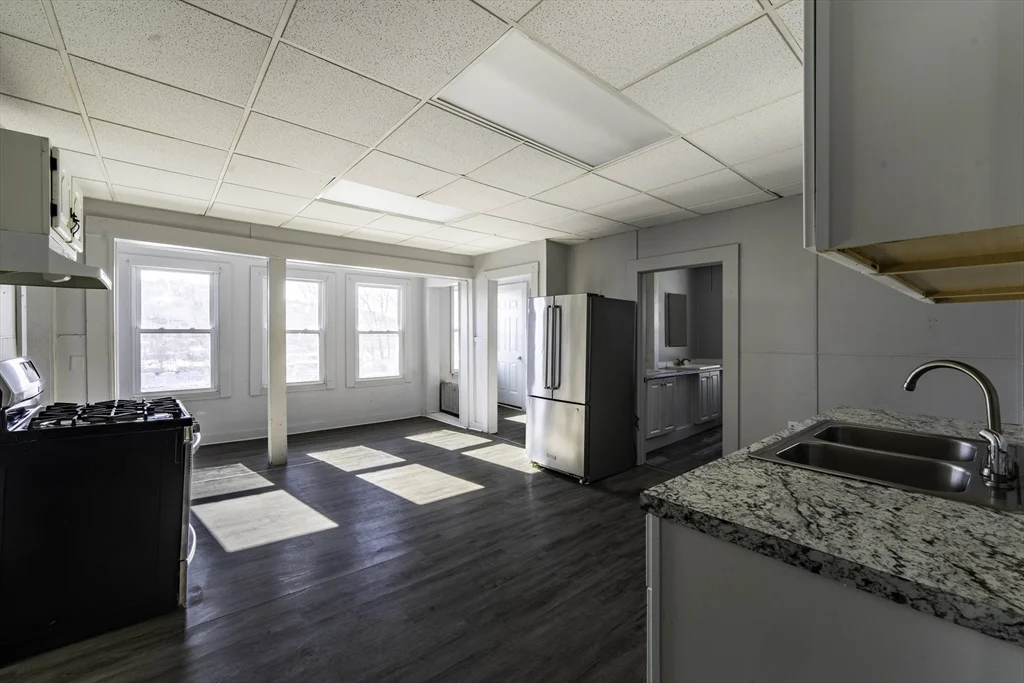 30 Chestnut St, Fitchburg