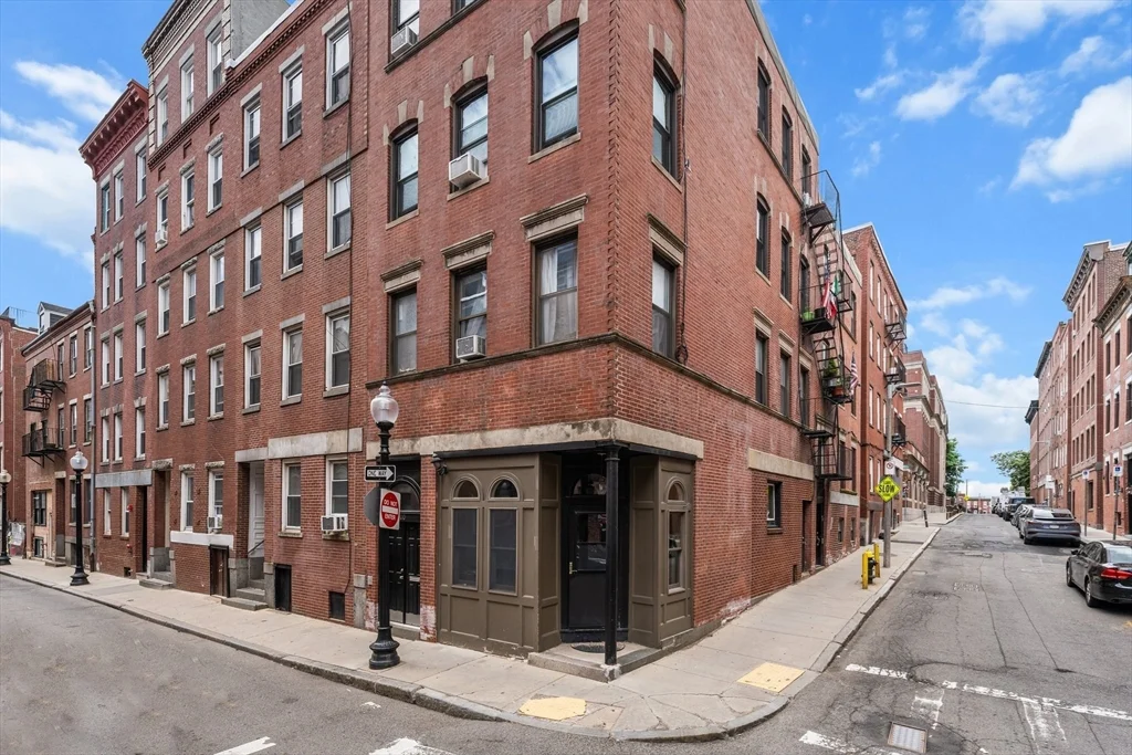 199 Salem St, North End