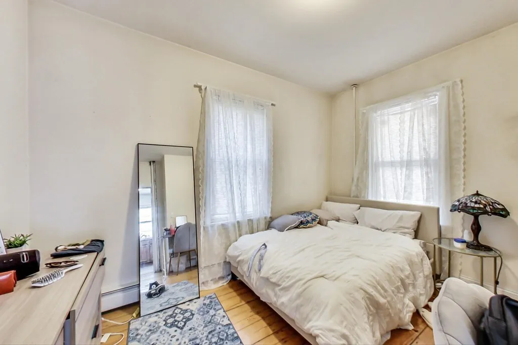 47 Hillside St, Mission Hill