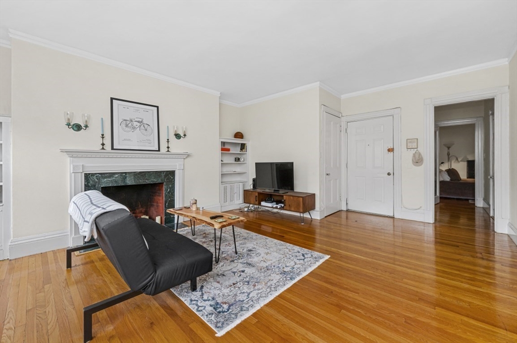 246 Beacon St, Back Bay