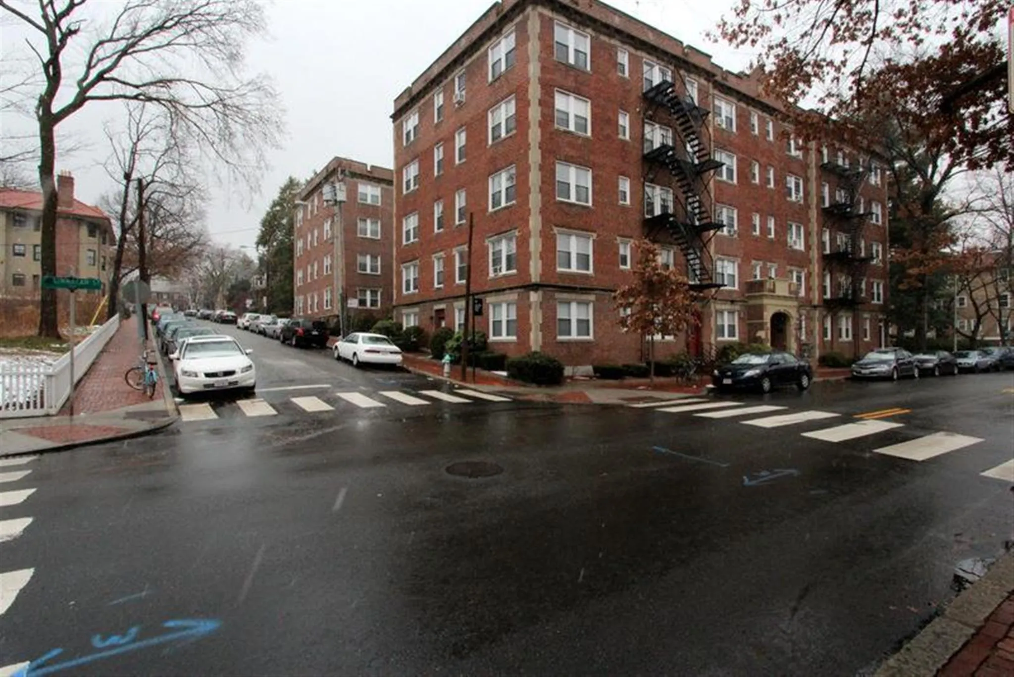 15 Linnaean St, Harvard Square