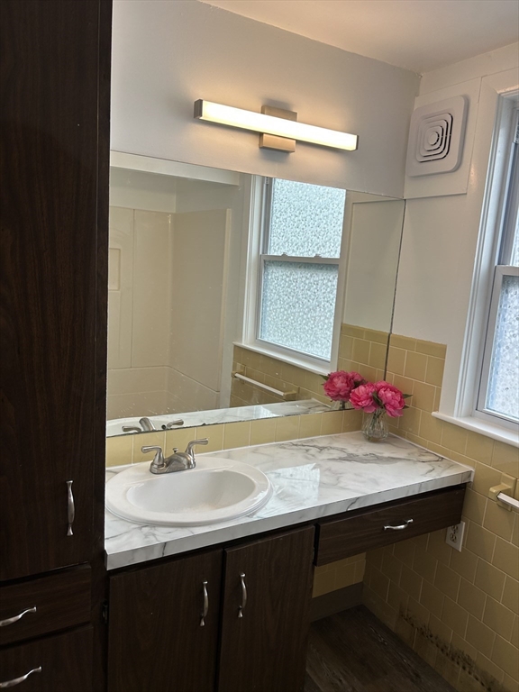 1-3 Valley Rd, Swampscott