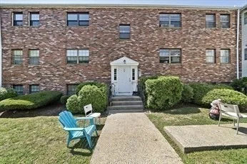 8 Jackson St, Quincy