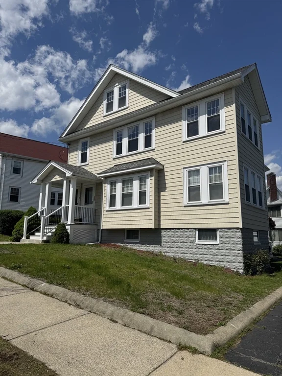 61 Templeton Pkwy, Watertown