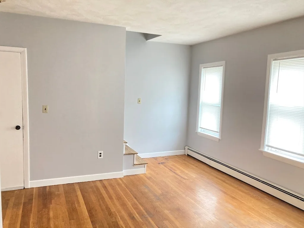 318 Granite St, Quincy