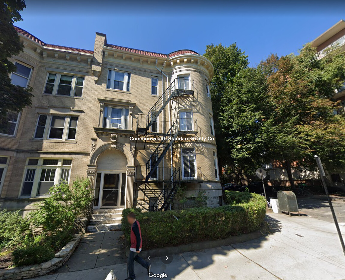 202 Saint Paul St, North Brookline