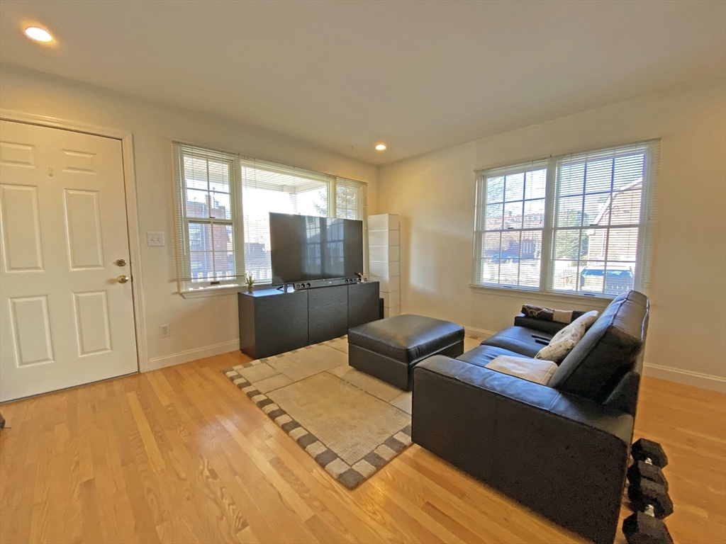 86 Chapel St, Nonantum