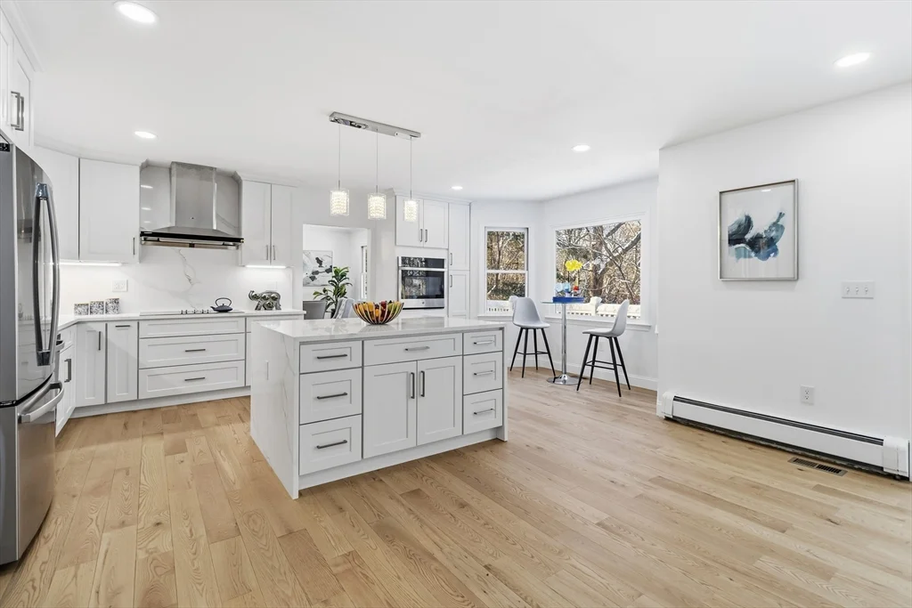 183 Gardner St, Hingham