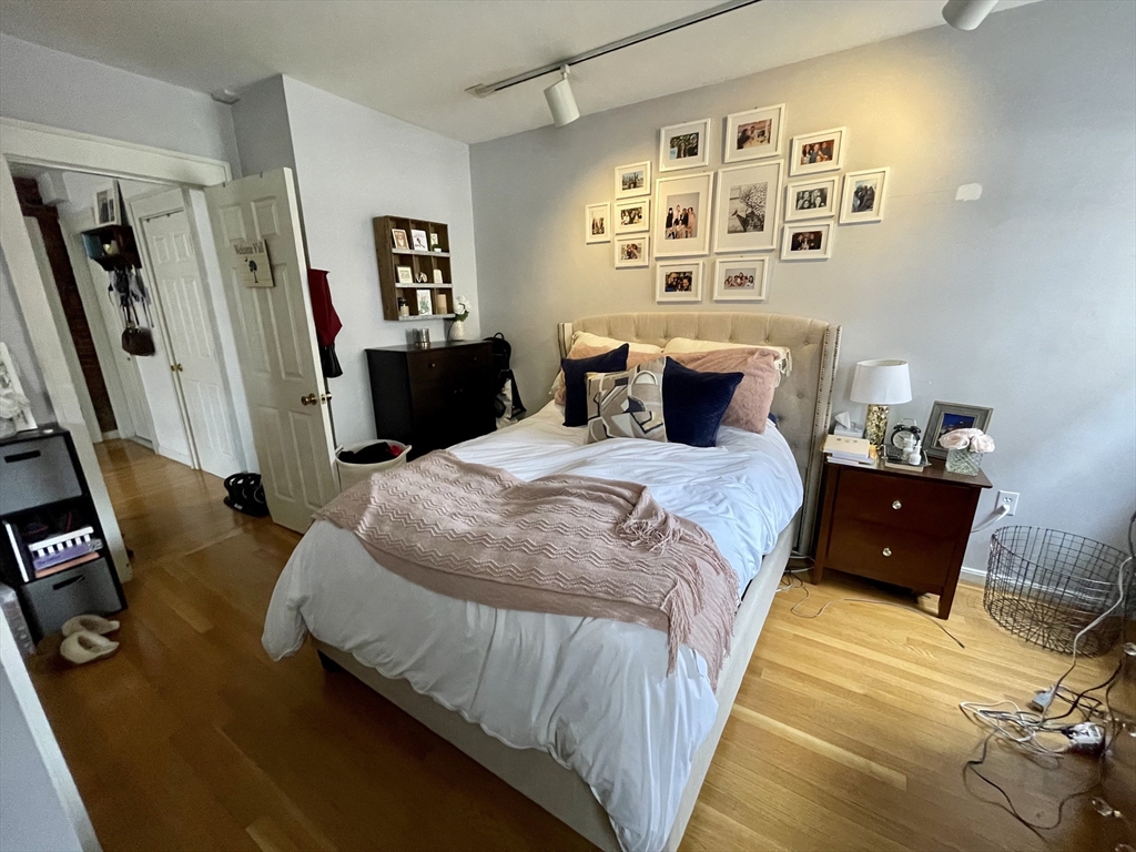 13 Thacher St, North End