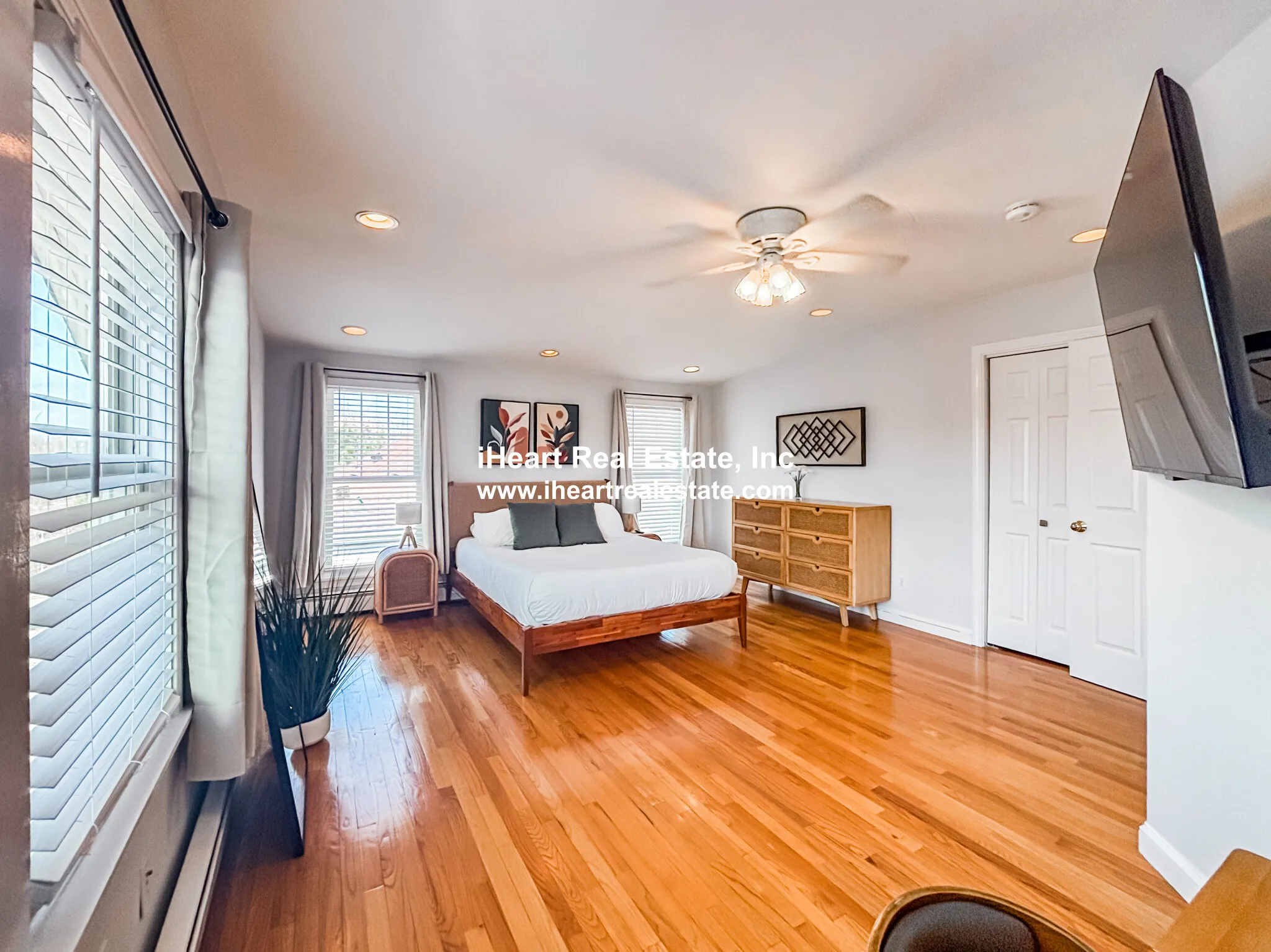65-67 Saint James Circle, Hunnewell Hill