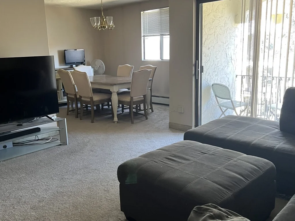 320 Fellsview Ter, Stoneham