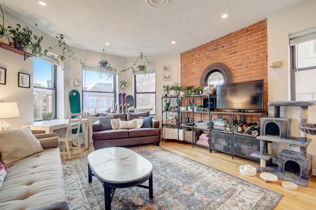 65 Hemenway St, Fenway