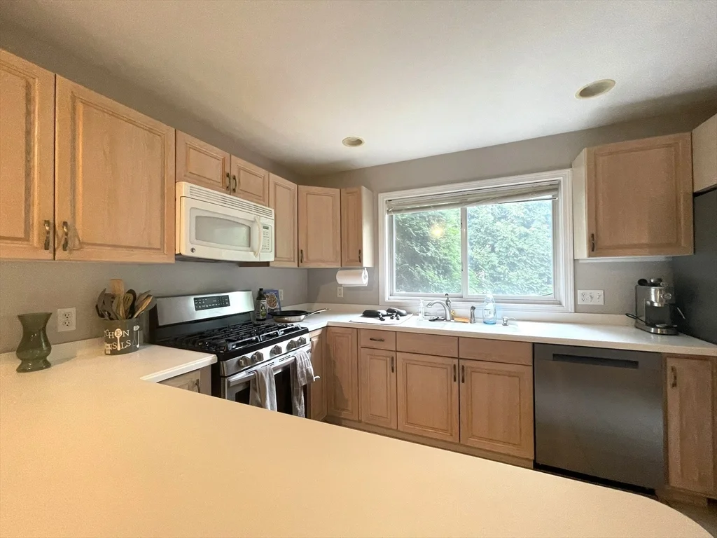 421 Captain Eames Cir, Ashland