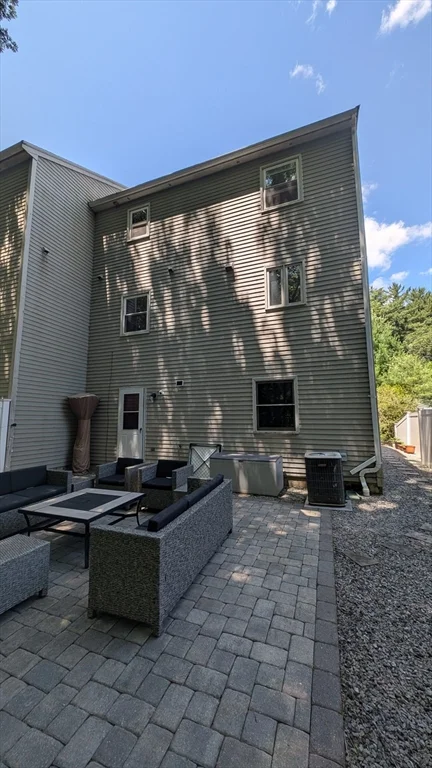 20 Winterberry Way, Bedford