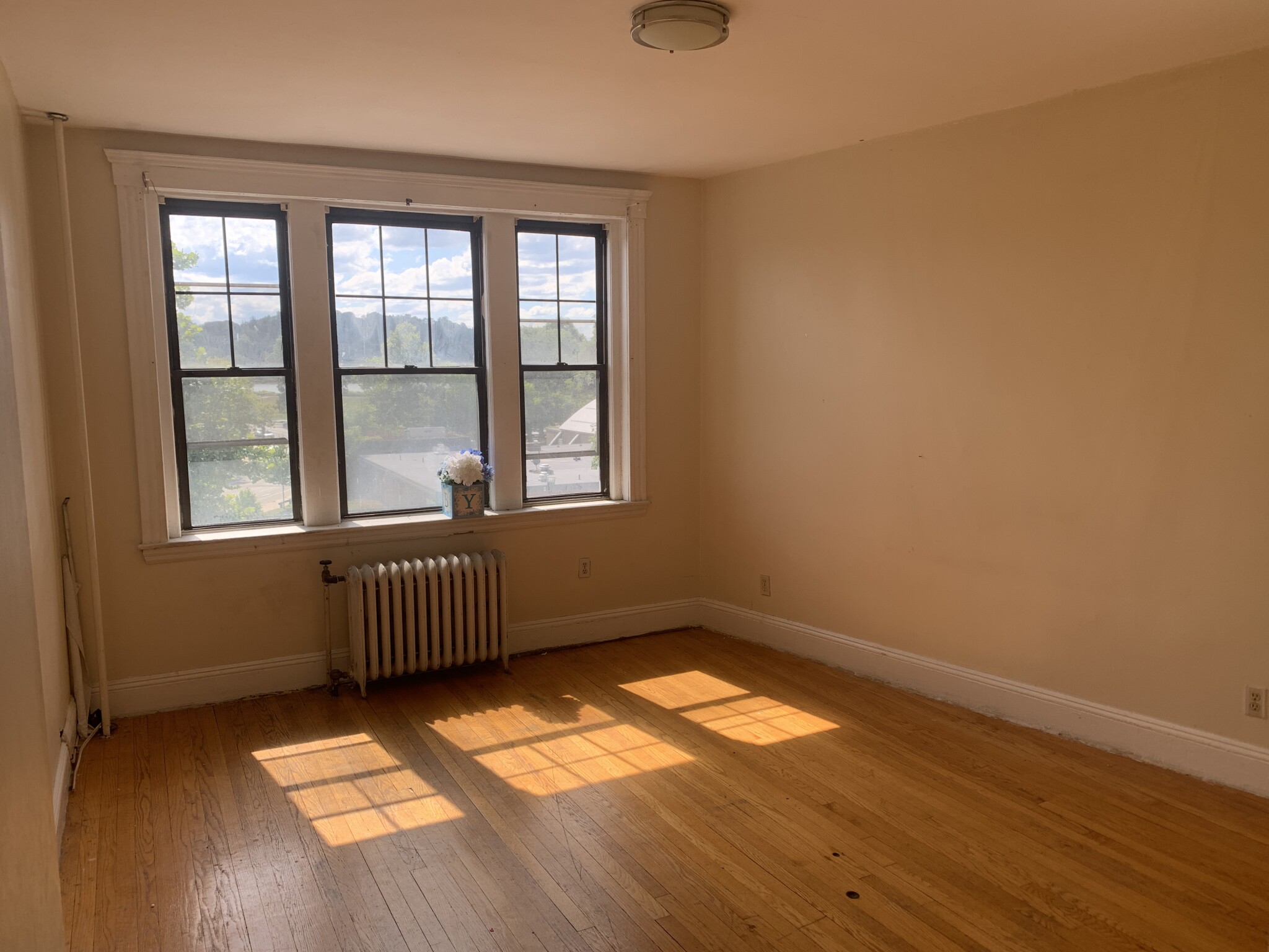 370 Chestnut Hill Ave, Brighton