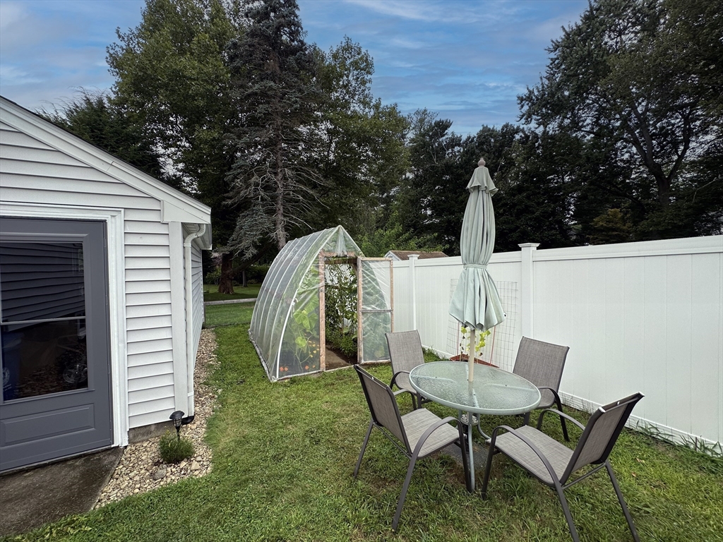 15 Wayland Rd, Wakefield