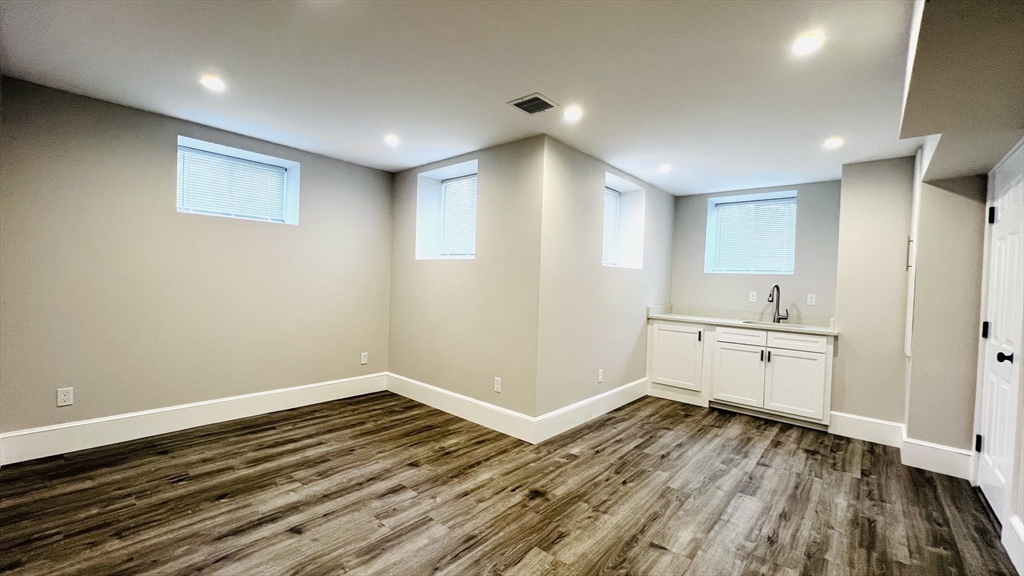 440 Washington St, Wellesley