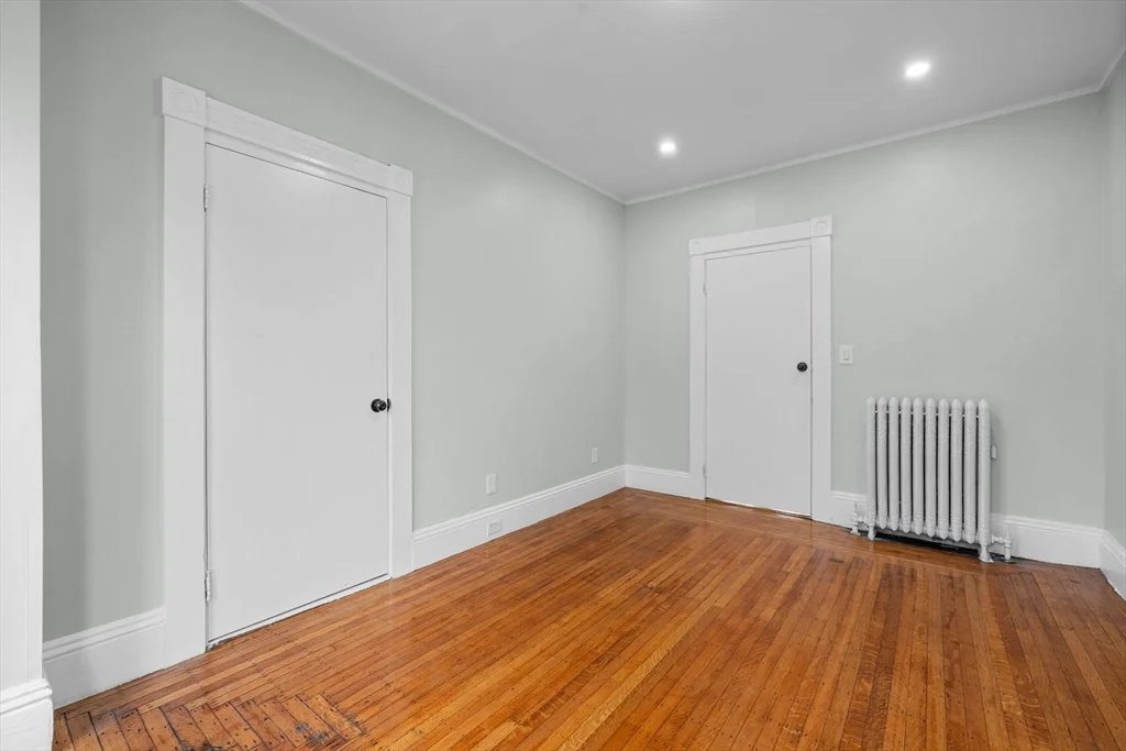 48 Hamilton Ave, Lynn