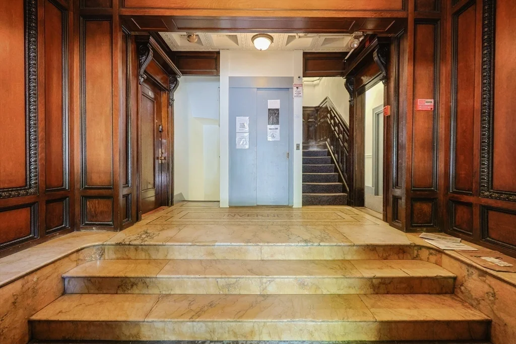 857 Beacon St, Fenway