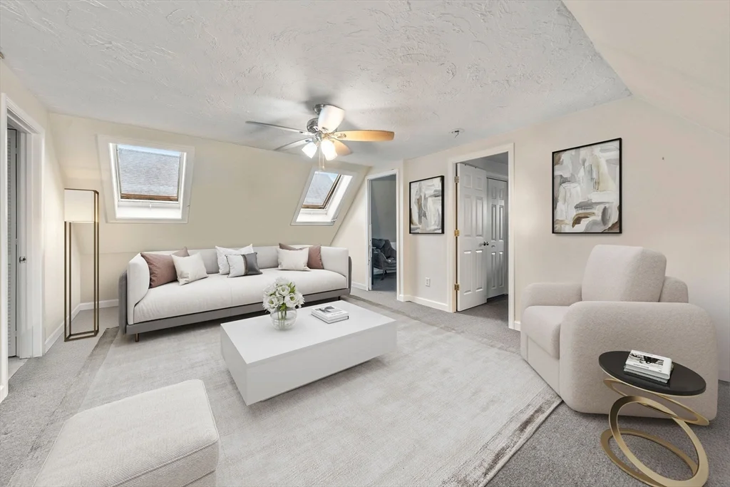 10 Holman St, Attleboro