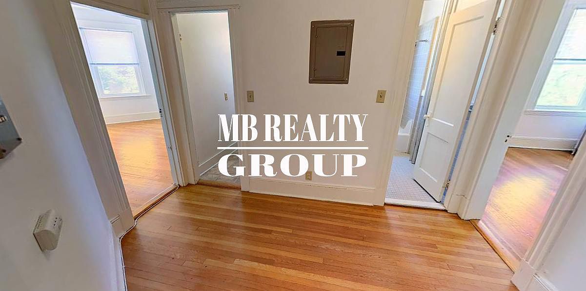 1 split bed, 1 bath apartment for rent at 11 Tetlow St Unit 17, Fenway — photo 3 of 8