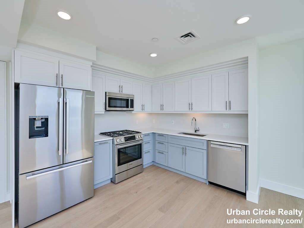 301 Border St, Central Square