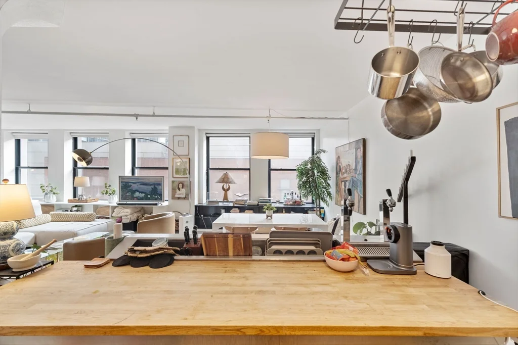 453 Washington St, Midtown