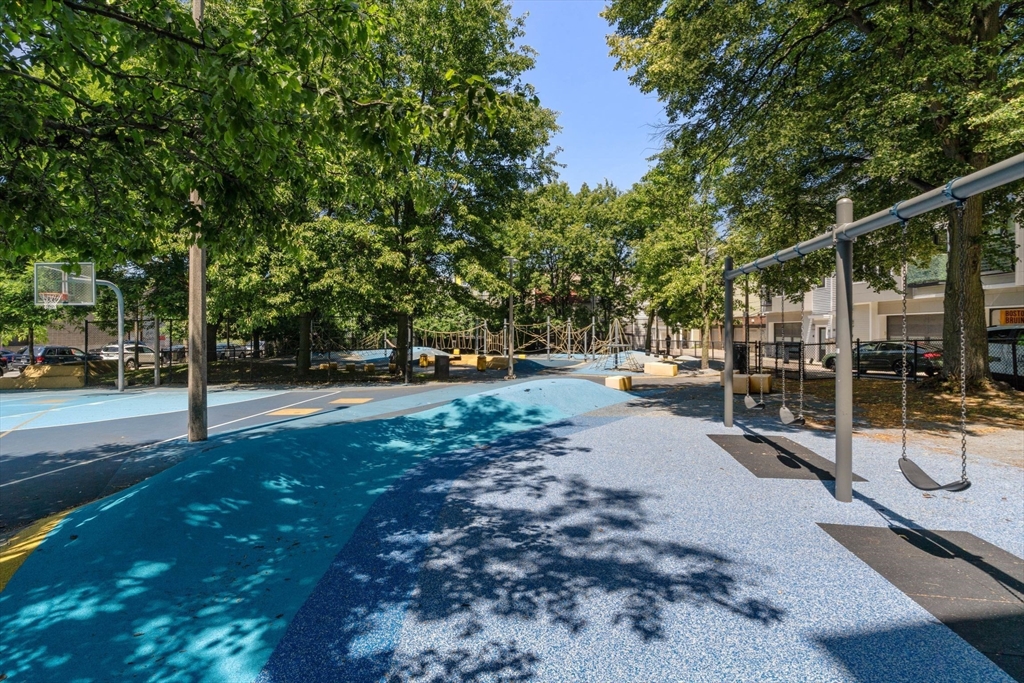 181 W 5th St, South Boston